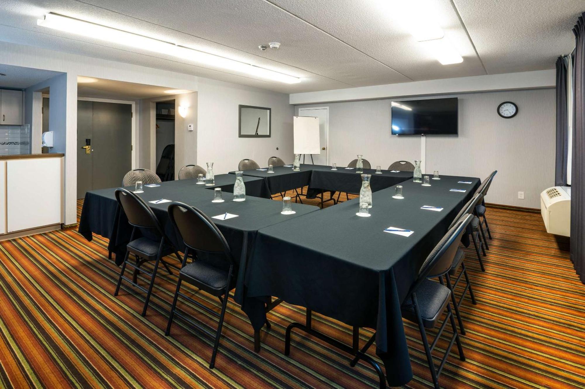 Hotel Comfort & Peterborough